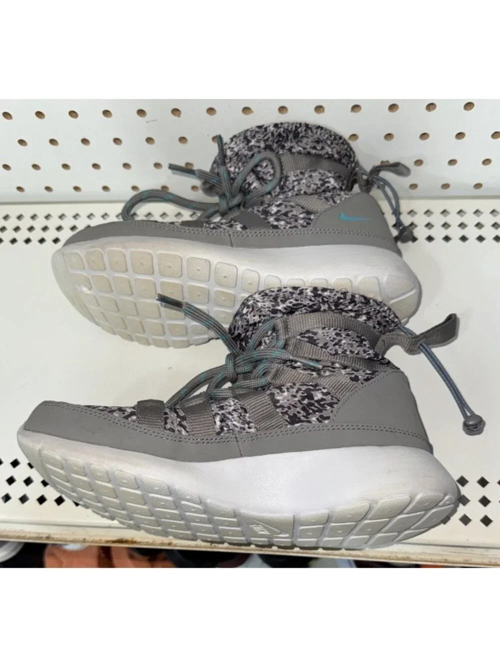 Nike Roshe Run Hi Womens Faux Fur Lined Winter Boots Sneakerboots Size 6 Gray